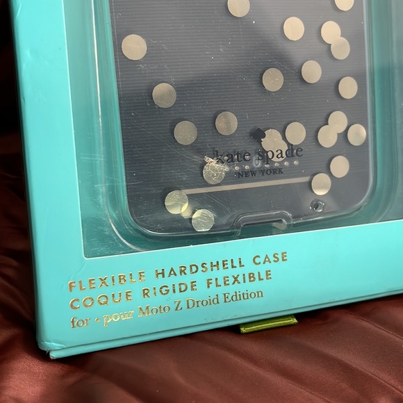 NWT.  Kate Spade Flexible hard shell case.  Moto Z droid edition. - Picture 3 of 5